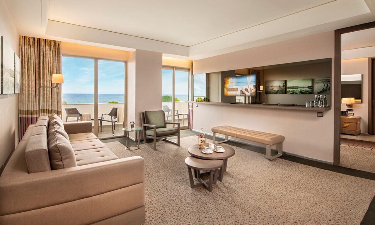 rooms-deluxe-suite
