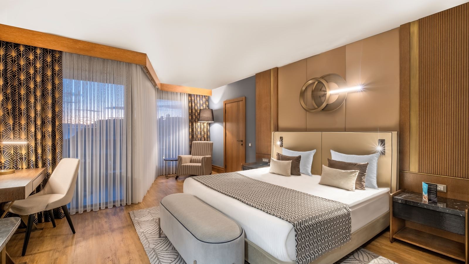 rooms-senior-suite-sea-view