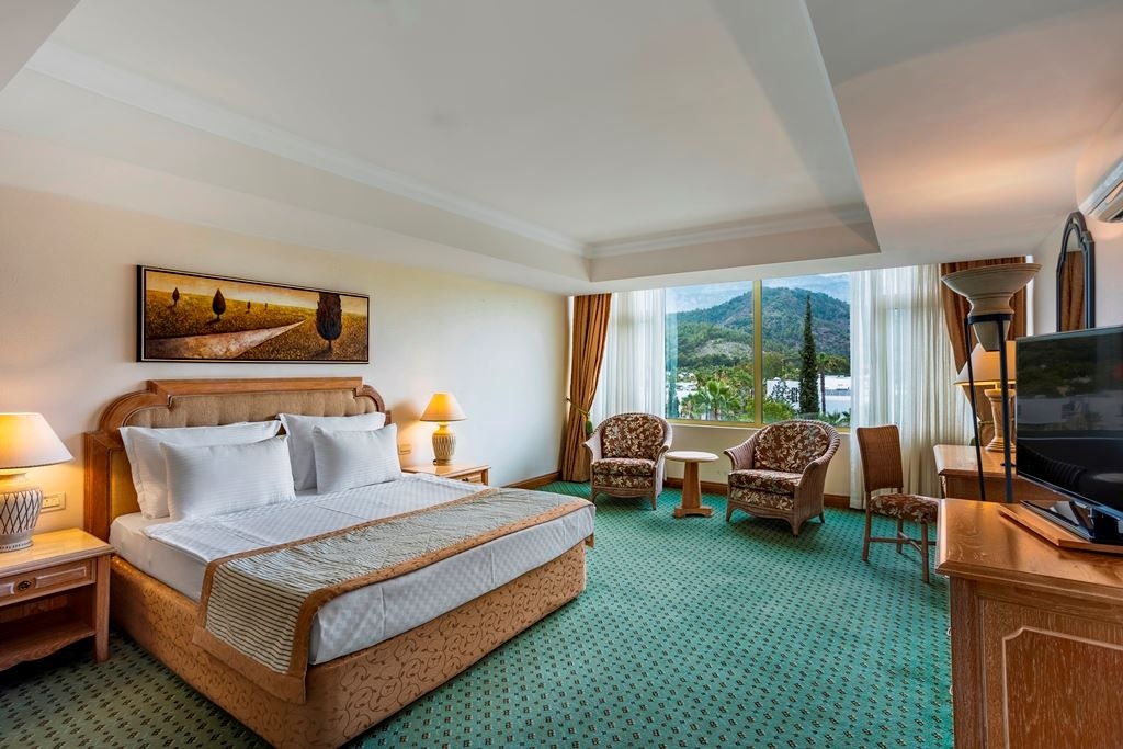 rooms-deluxe-suite