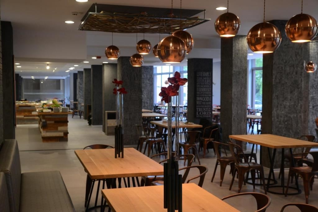 restaurants-restaurants