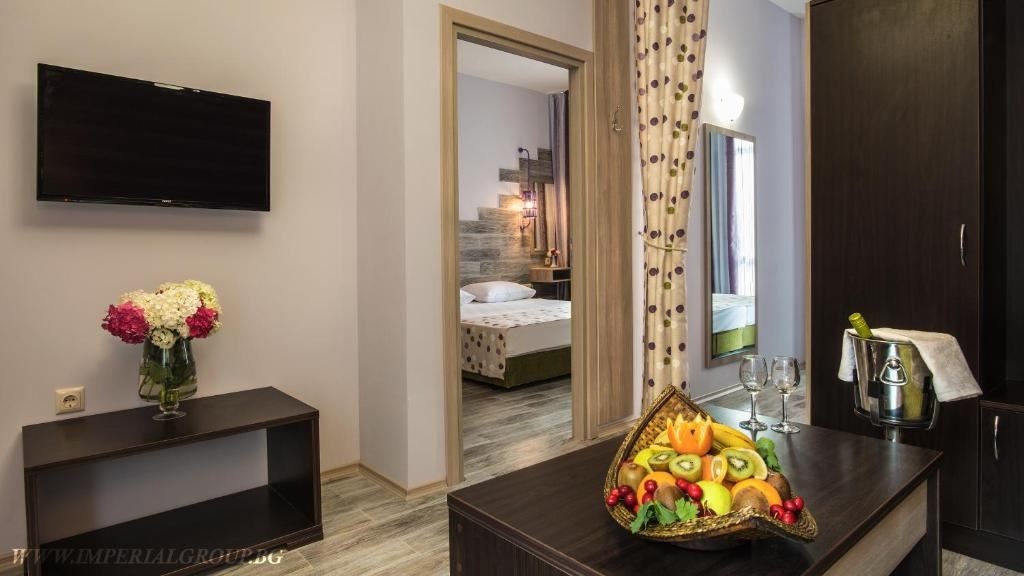 rooms-2-bedroom-standard-apartment-balcony-or-terrace