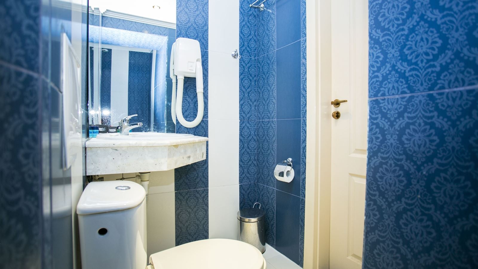 rooms-double-room-without-balcony-metropol-park-view