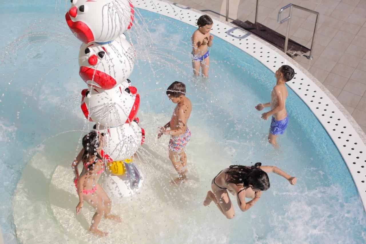 pools-outdoor-childrens-pool