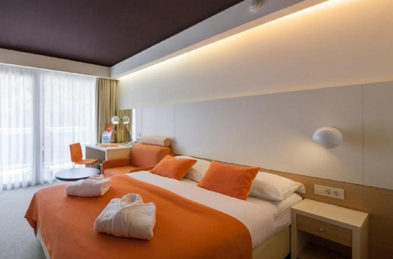 rooms-double-standard-room-seaside-balcony