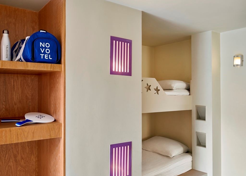rooms-family-room
