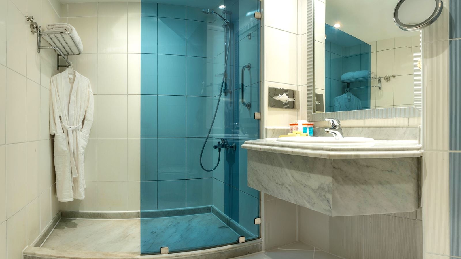 rooms-superior-room