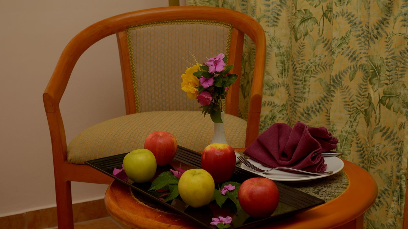 rooms-comfort-bungalow-room