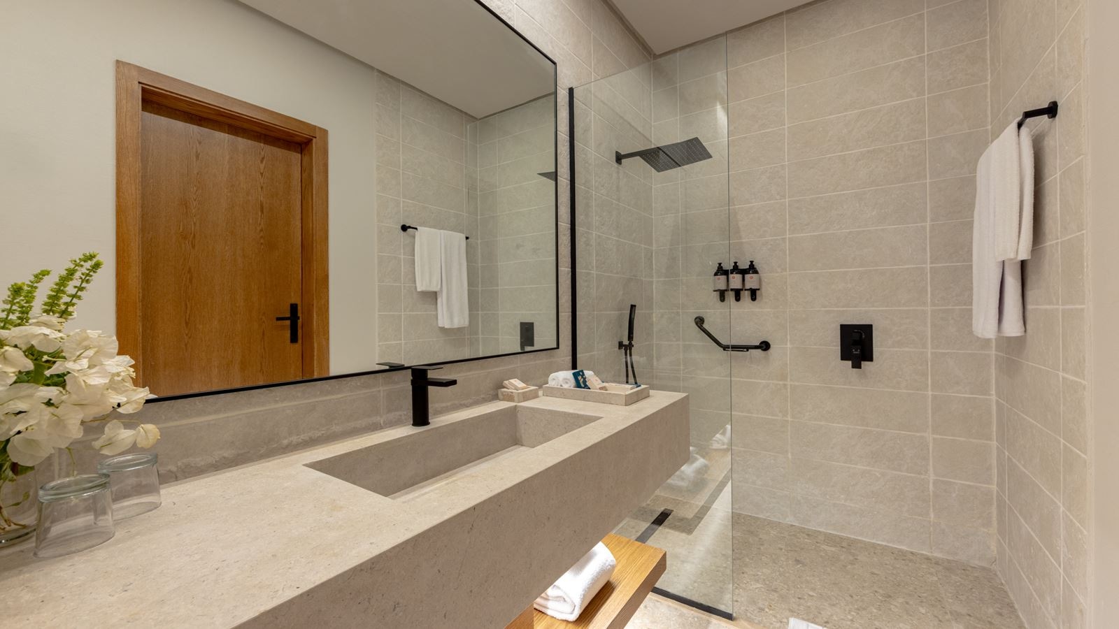 rooms-deluxe-room-garden-view