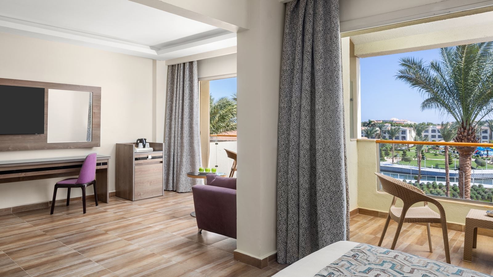 rooms-room-superior-pool-view