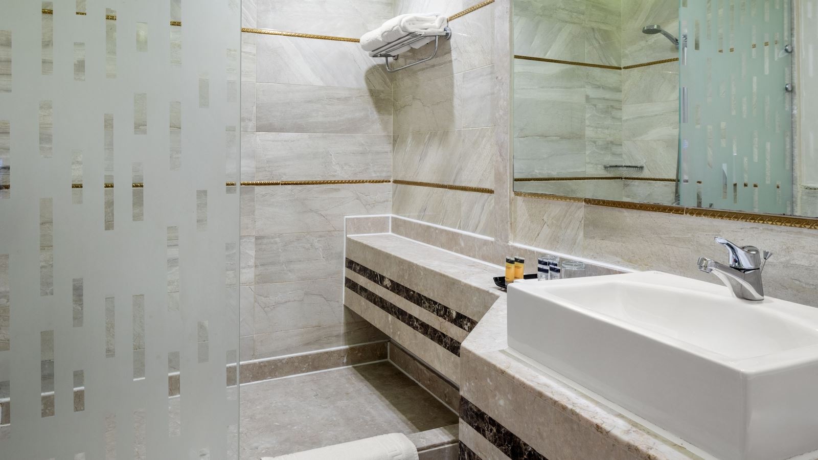 rooms-room-standard-garden-view