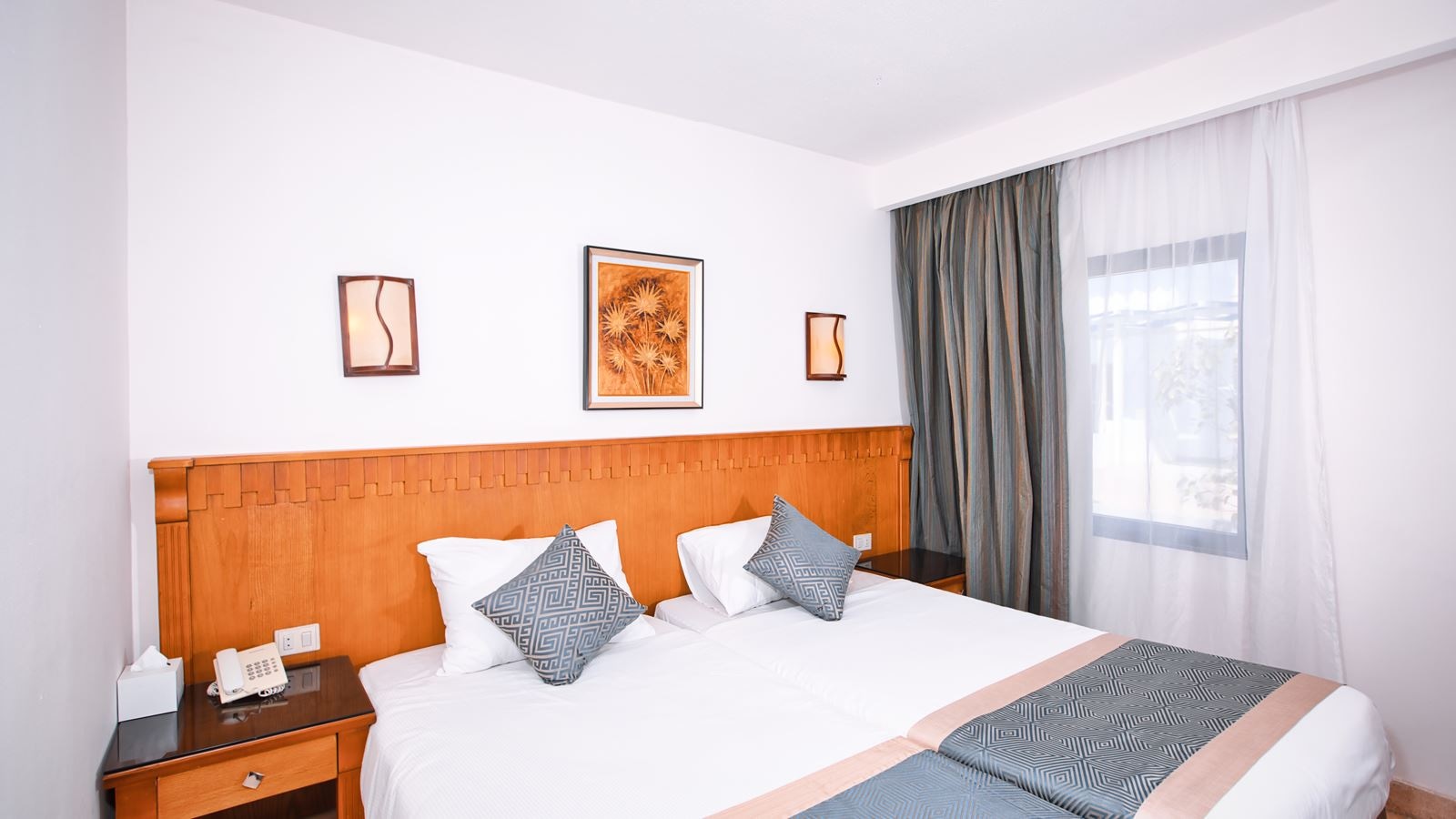 rooms-room-family-gardenpoolsea-view