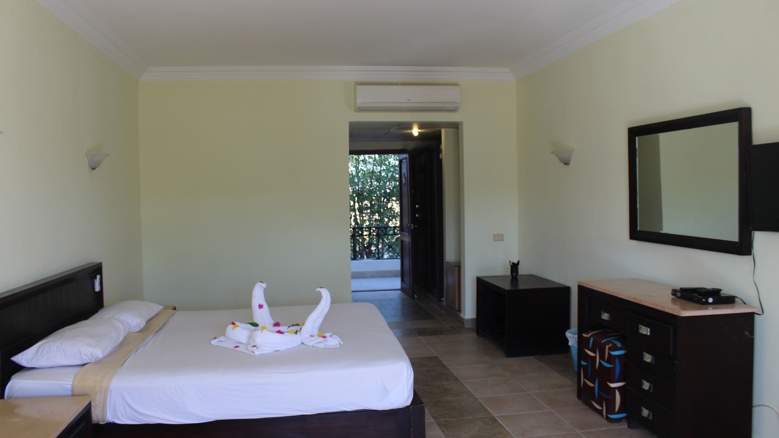 rooms-standard-room