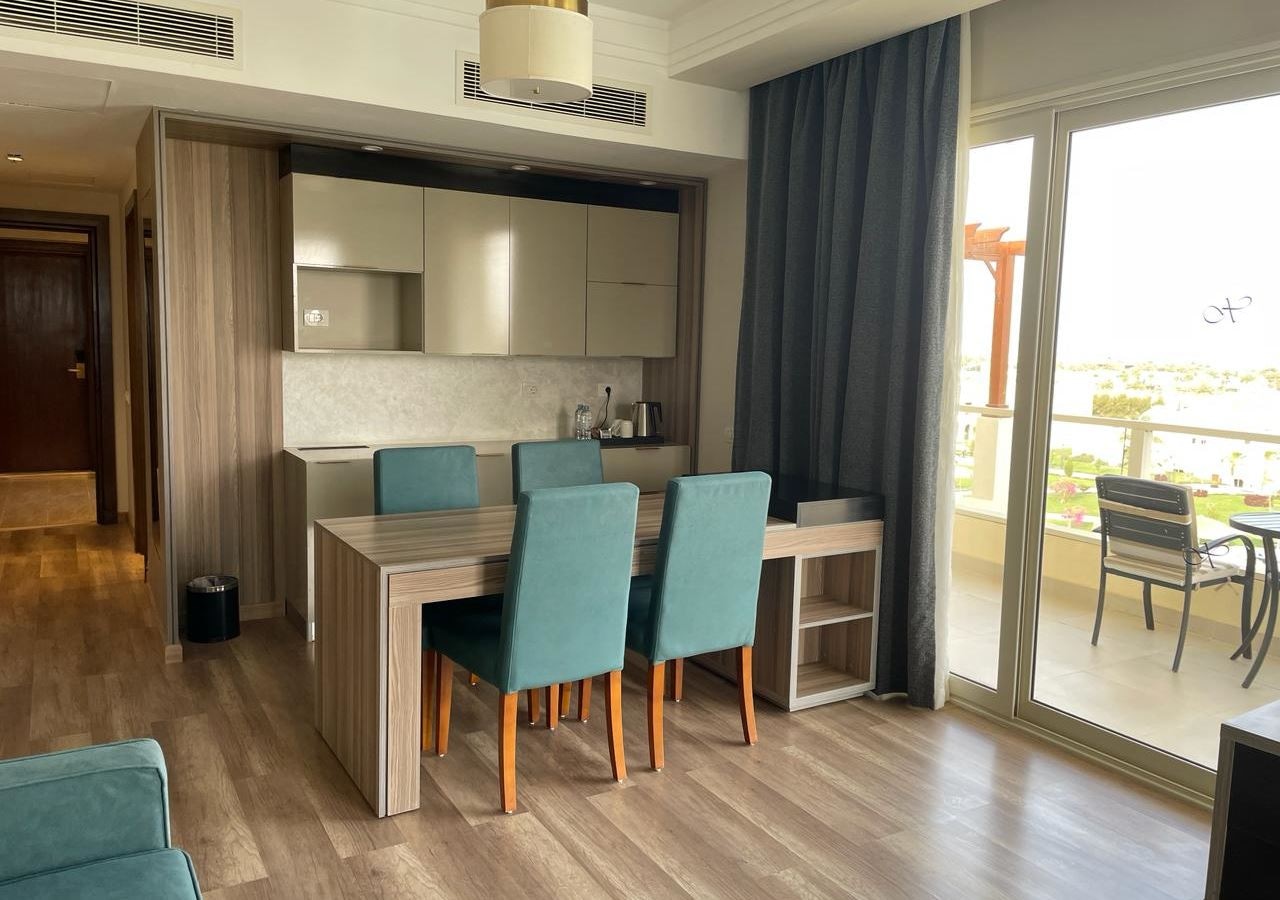 rooms-main-building-junior-suite-side-sea-view