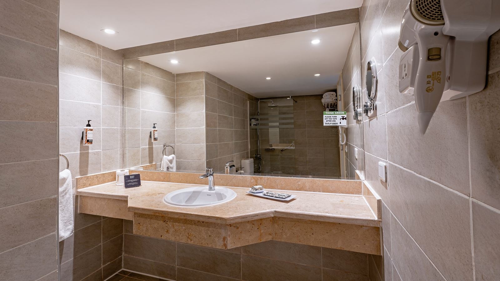 rooms-junior-ٍsuite-sea-view