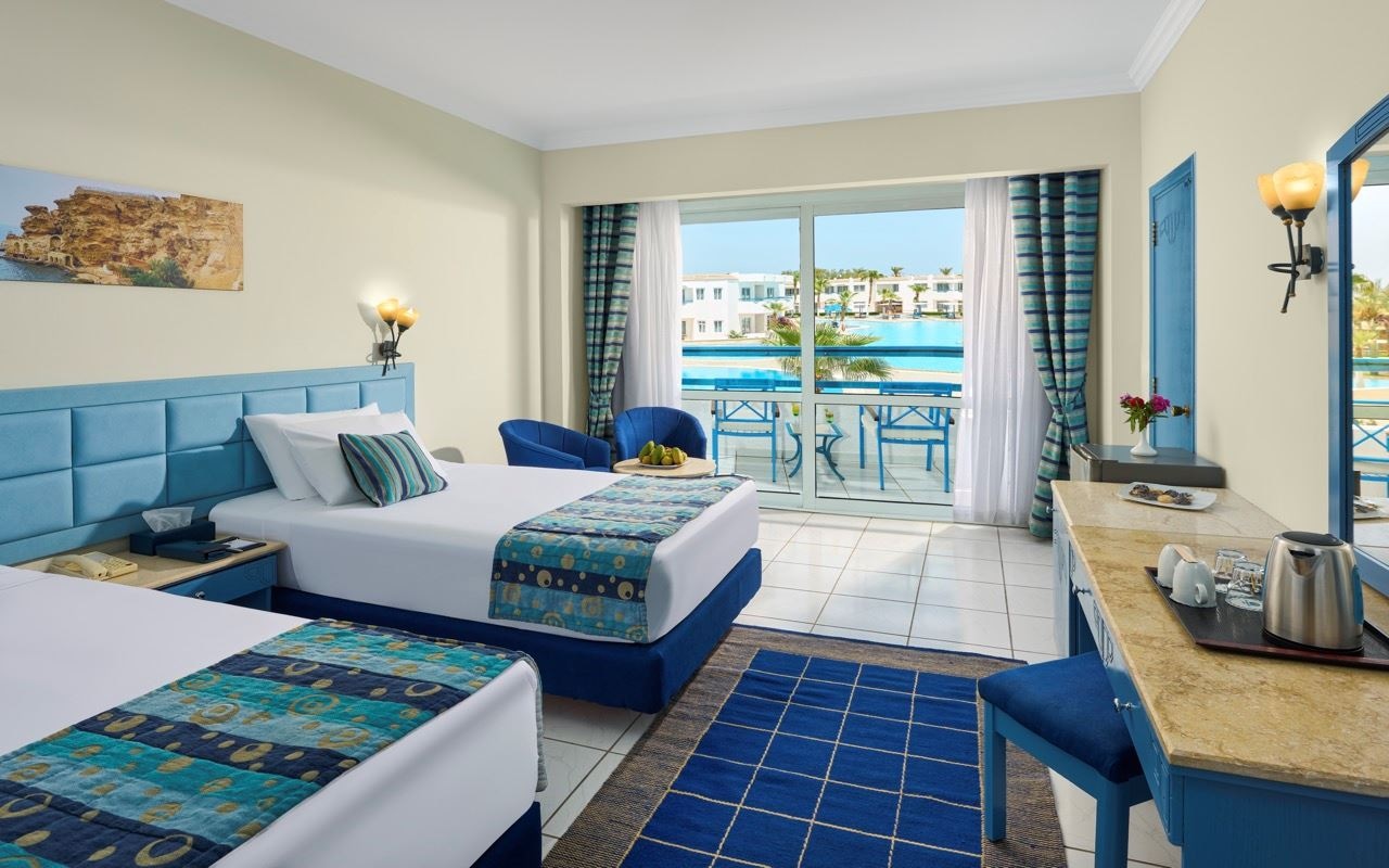 rooms-superior-pool-view