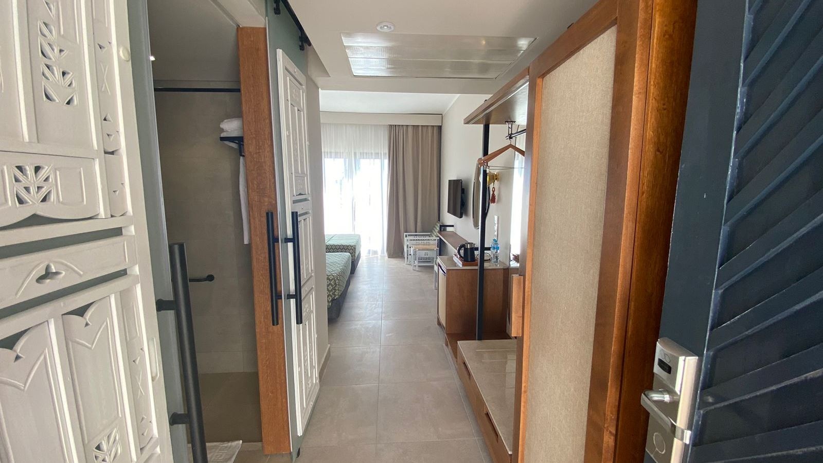 rooms-superior-room