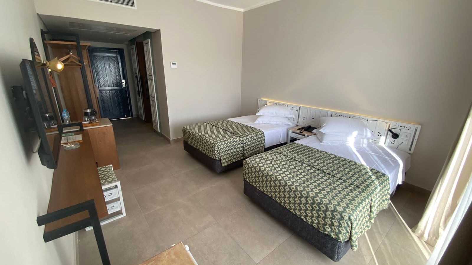 rooms-superior-room