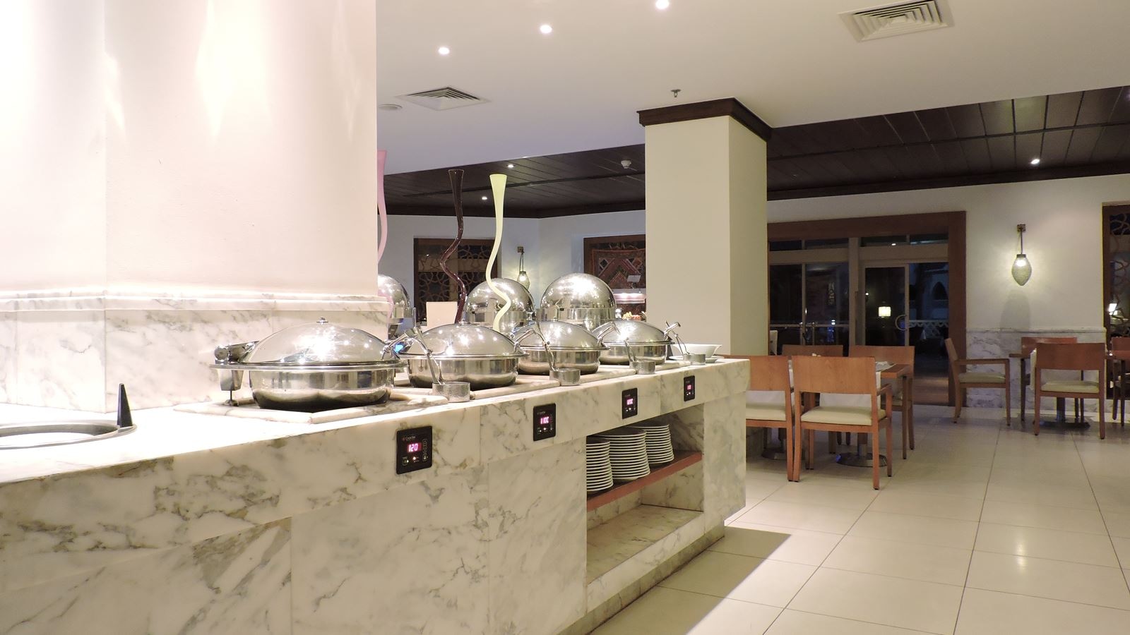 restaurants-al-kasr-open-buffet