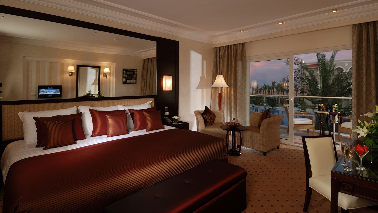 rooms-deluxe-room