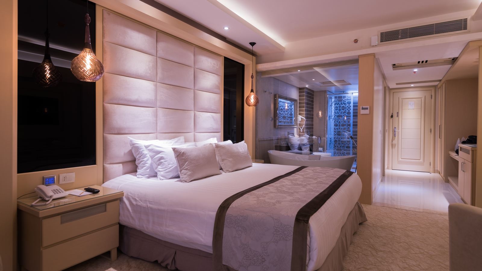 rooms-superior-room