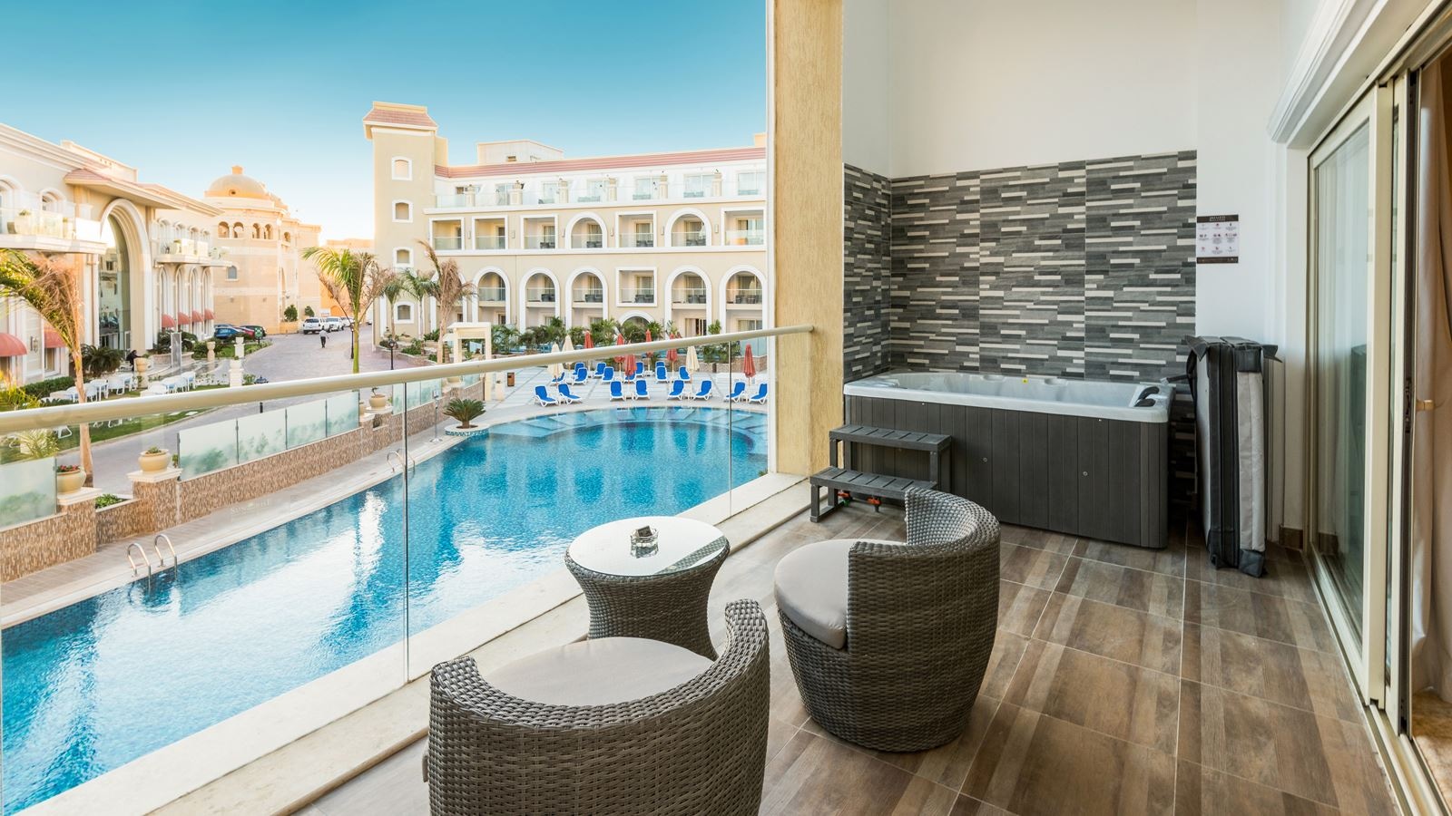rooms-jacuzzi-suite