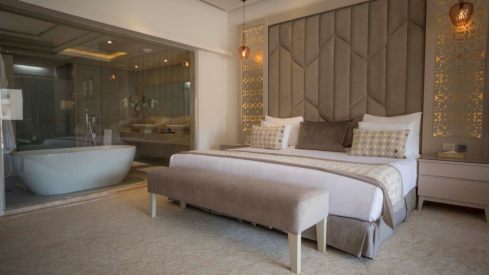 rooms-jacuzzi-suite