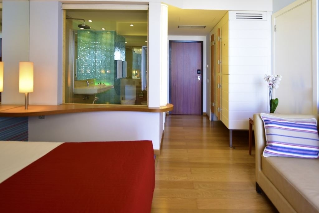 rooms-dv--deluxe-sea-view-room