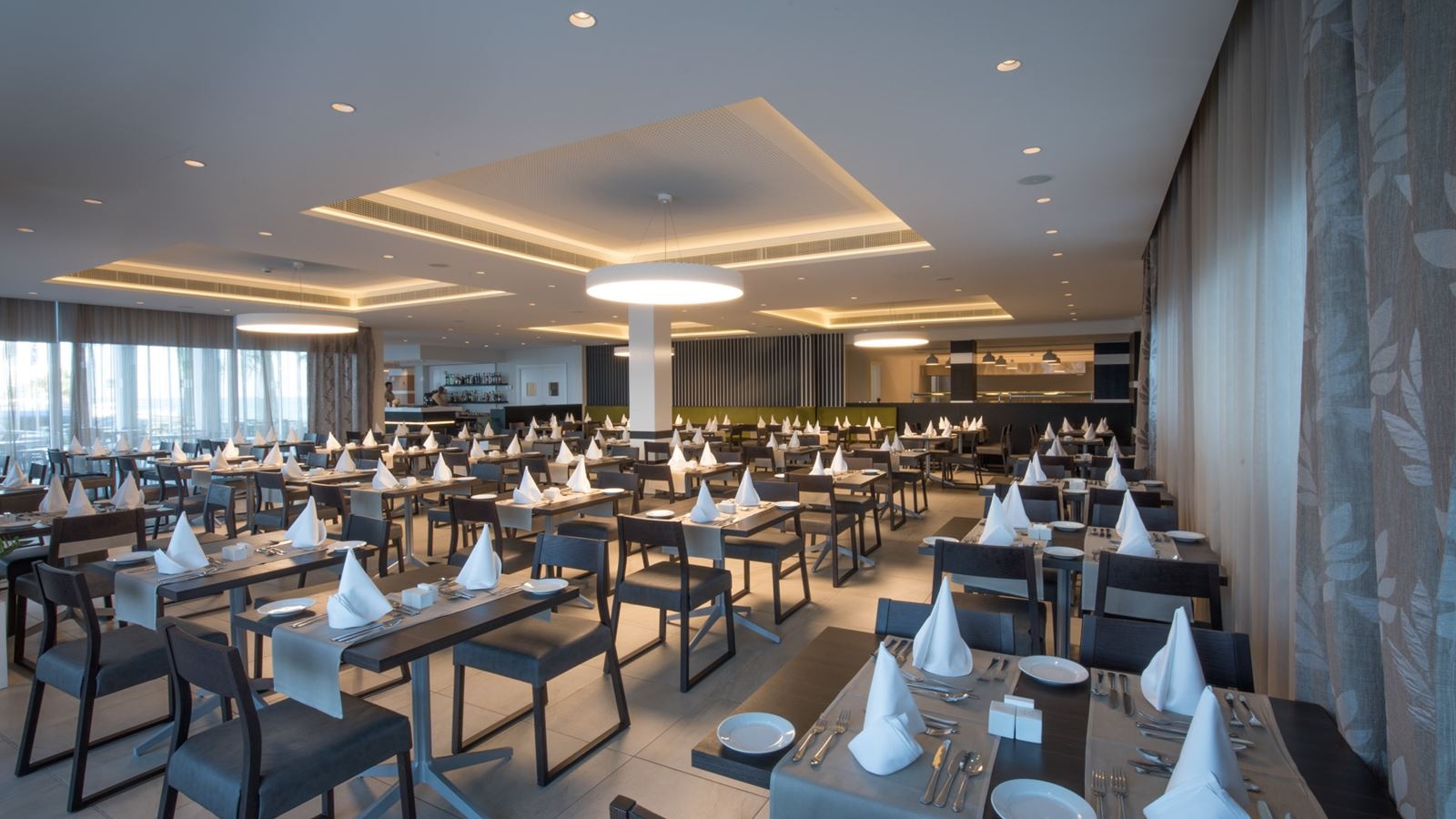 restaurants-restaurant