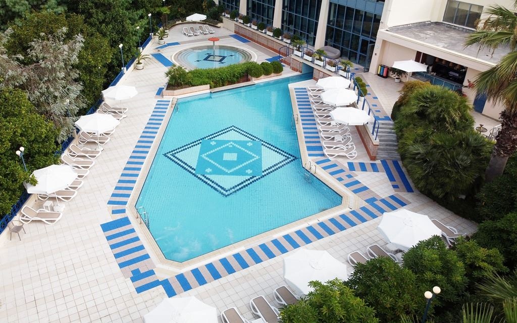 pools-outdoor-pool