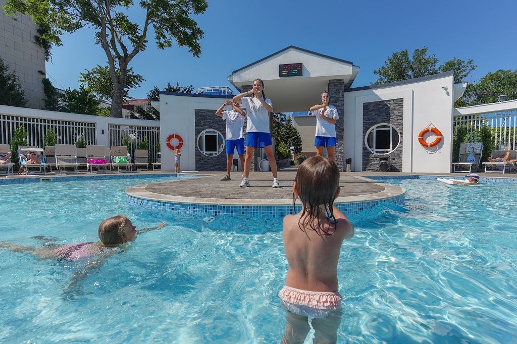 pools-outdoor--indoor-childrens-pool