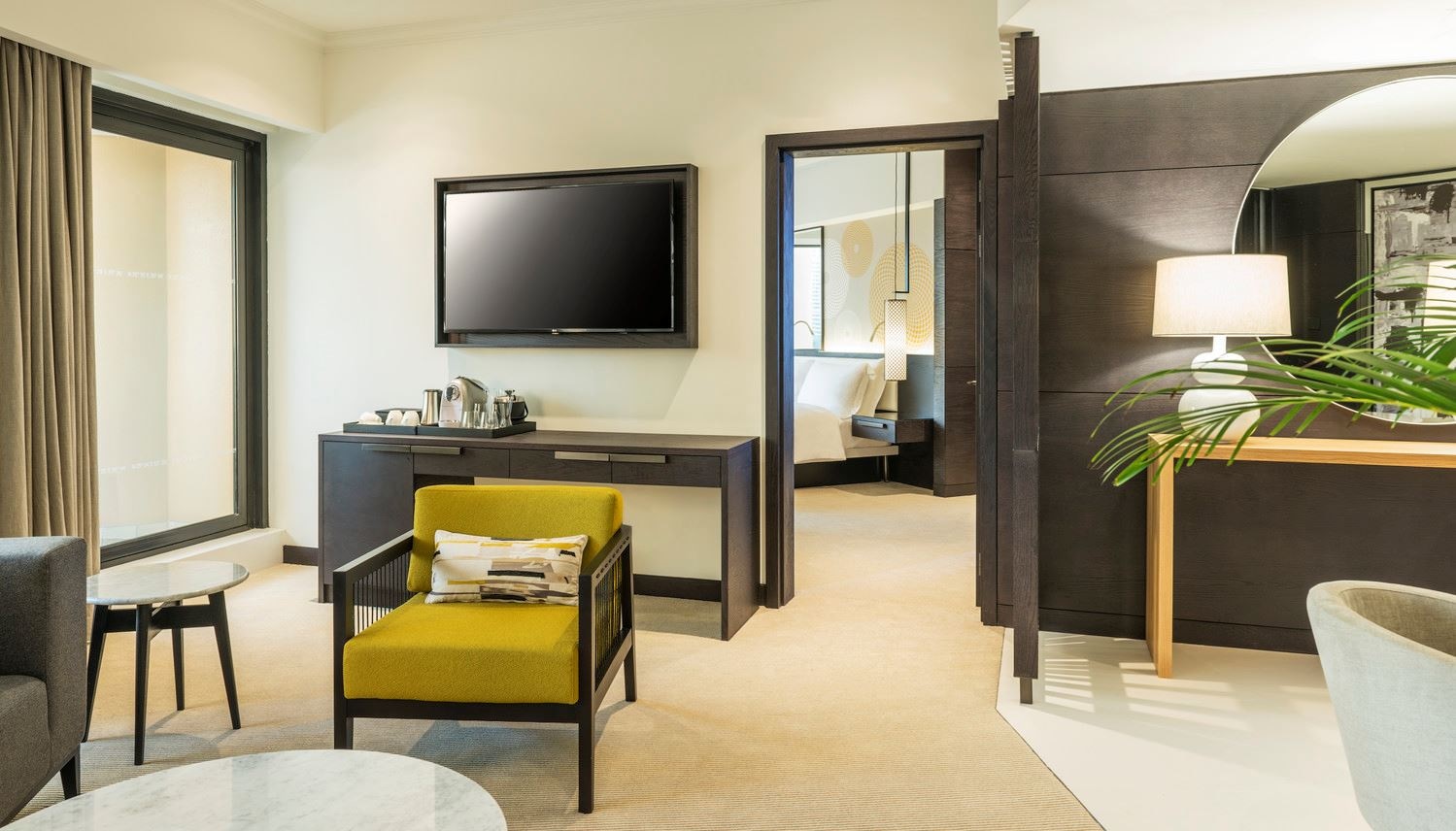 rooms-deluxe-suite