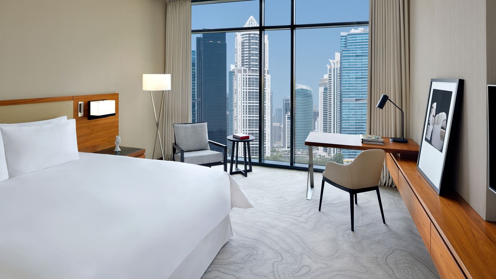 rooms-deluxe-room