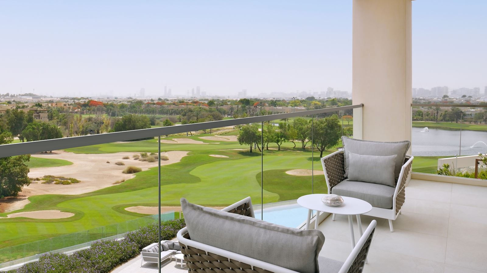 rooms-executive-suite-golf-view