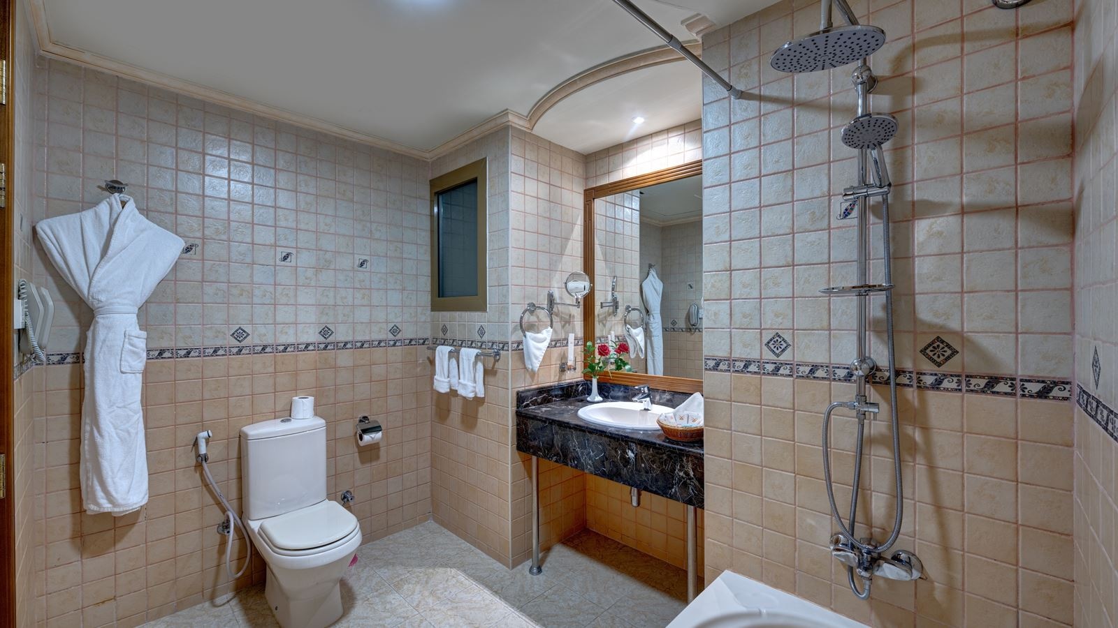 rooms-deluxe-room-balcony