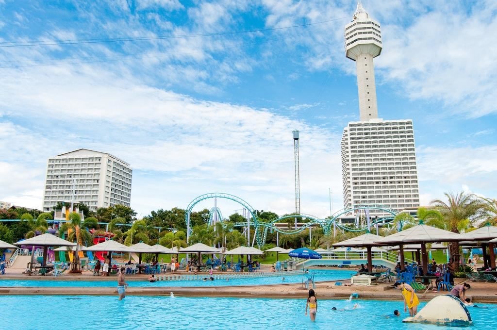pools-outdoor-pool