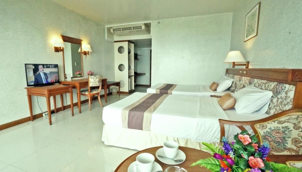 rooms-deluxe-room