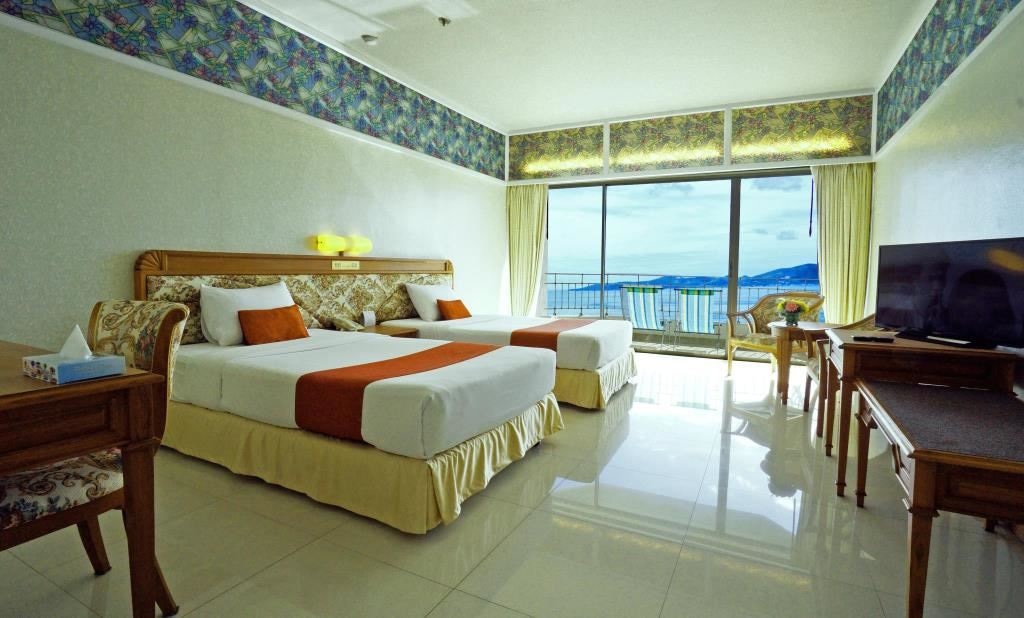 rooms-deluxe-room