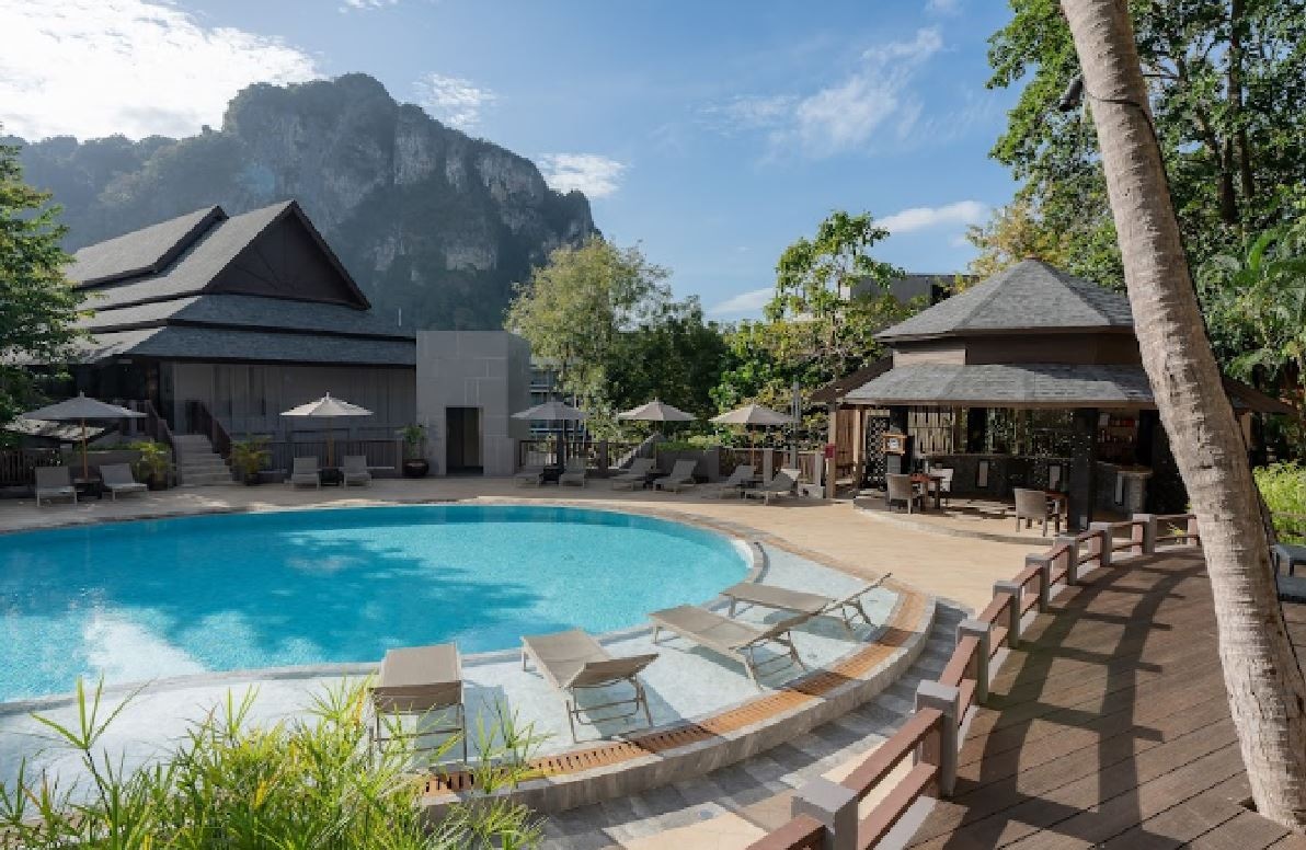 pools-outdoor-pool