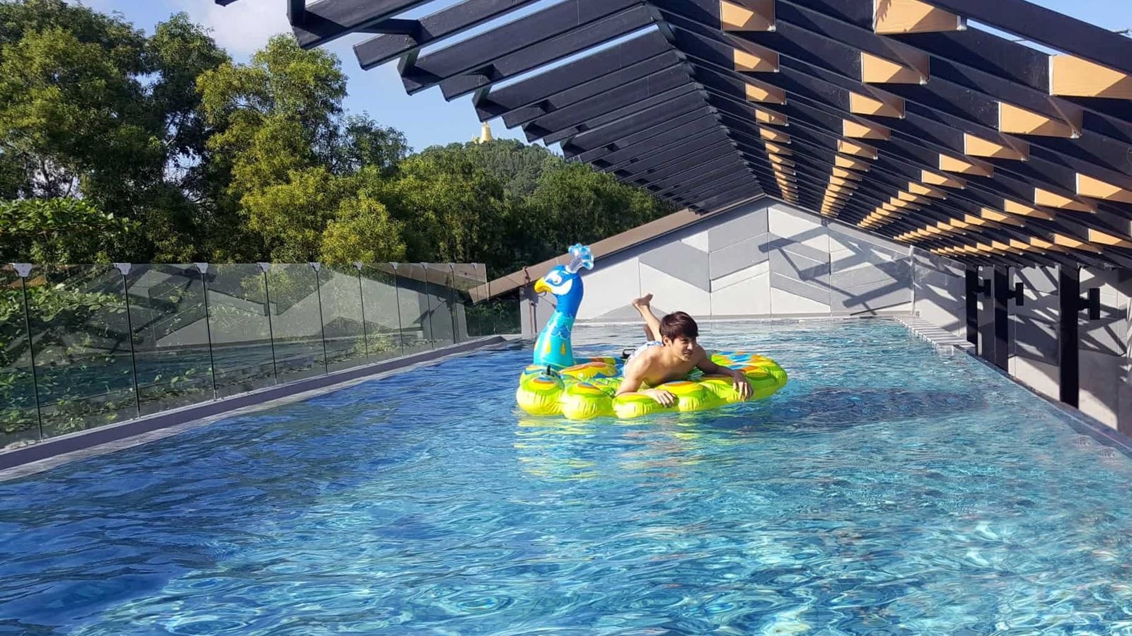 pools-outdoor-pool