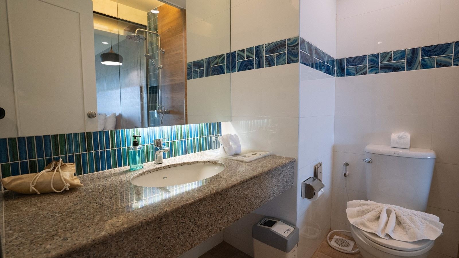 rooms-deluxe-room-summit-wing