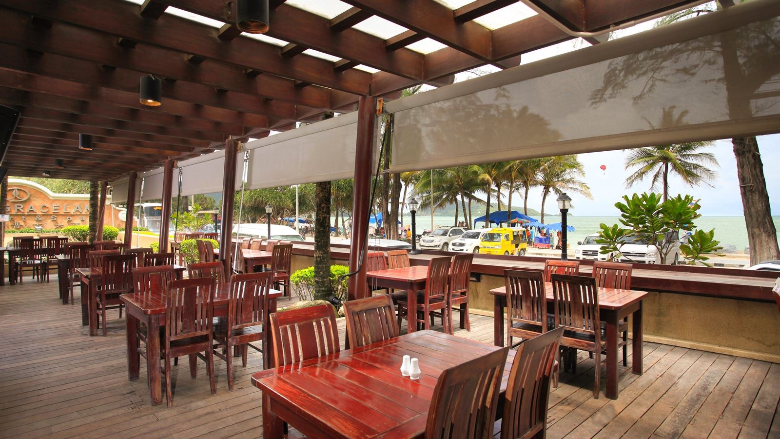 restaurants-grace-bar-and-grill