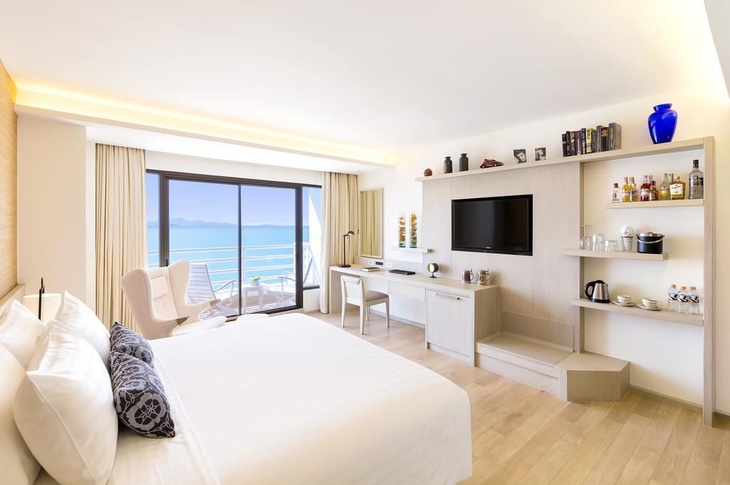 rooms-executive-club-room