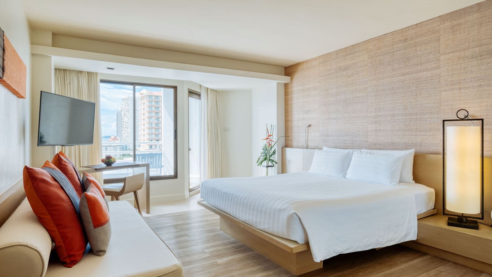 rooms-deluxe-room