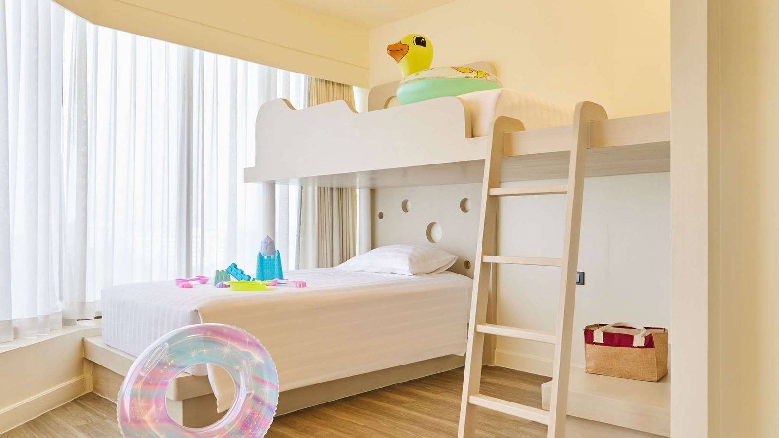 rooms-family-room