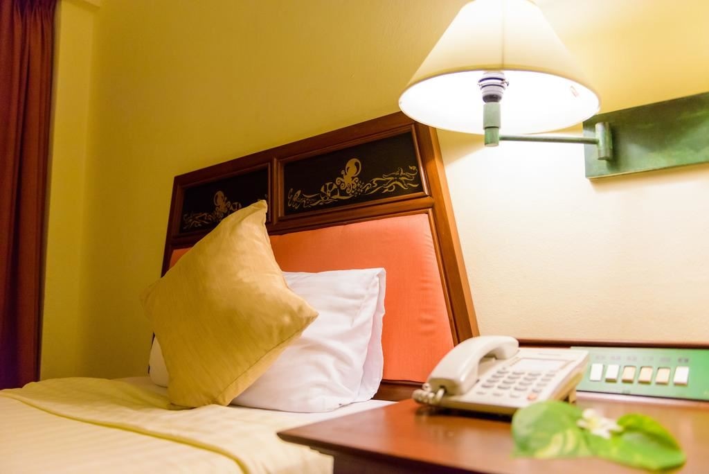 rooms-deluxe-room
