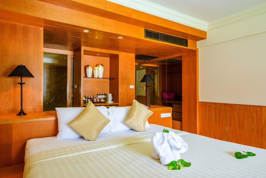 rooms-deluxe-room