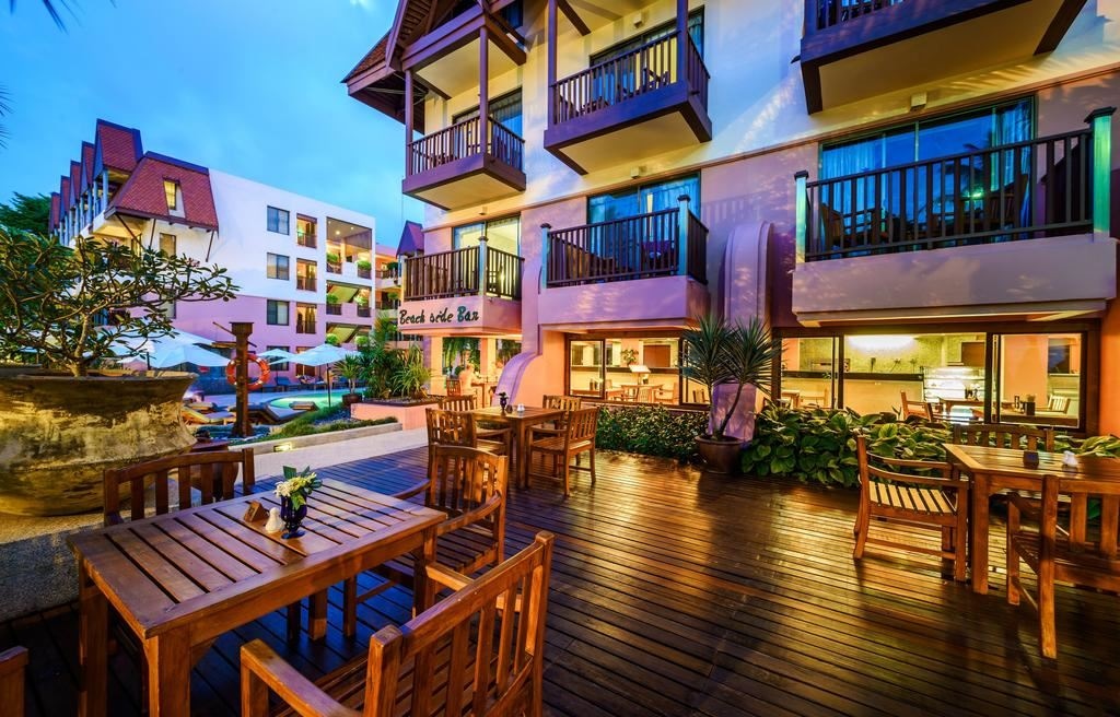 bars-pool-and-beach-bars