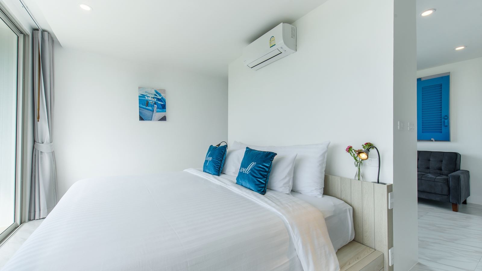 rooms-deluxe-room