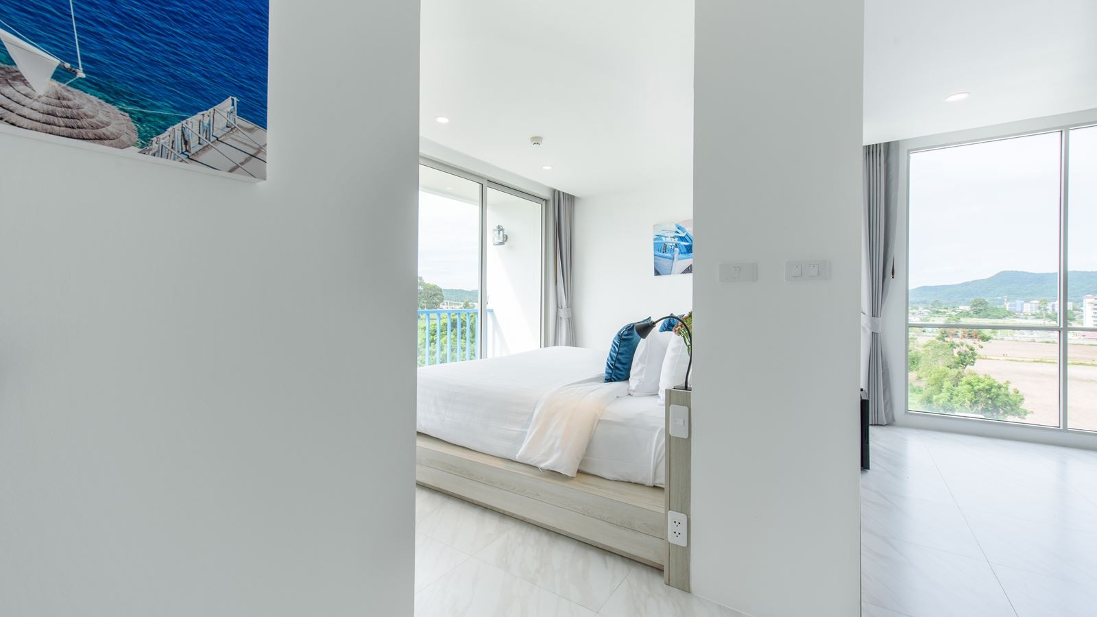rooms-deluxe-room
