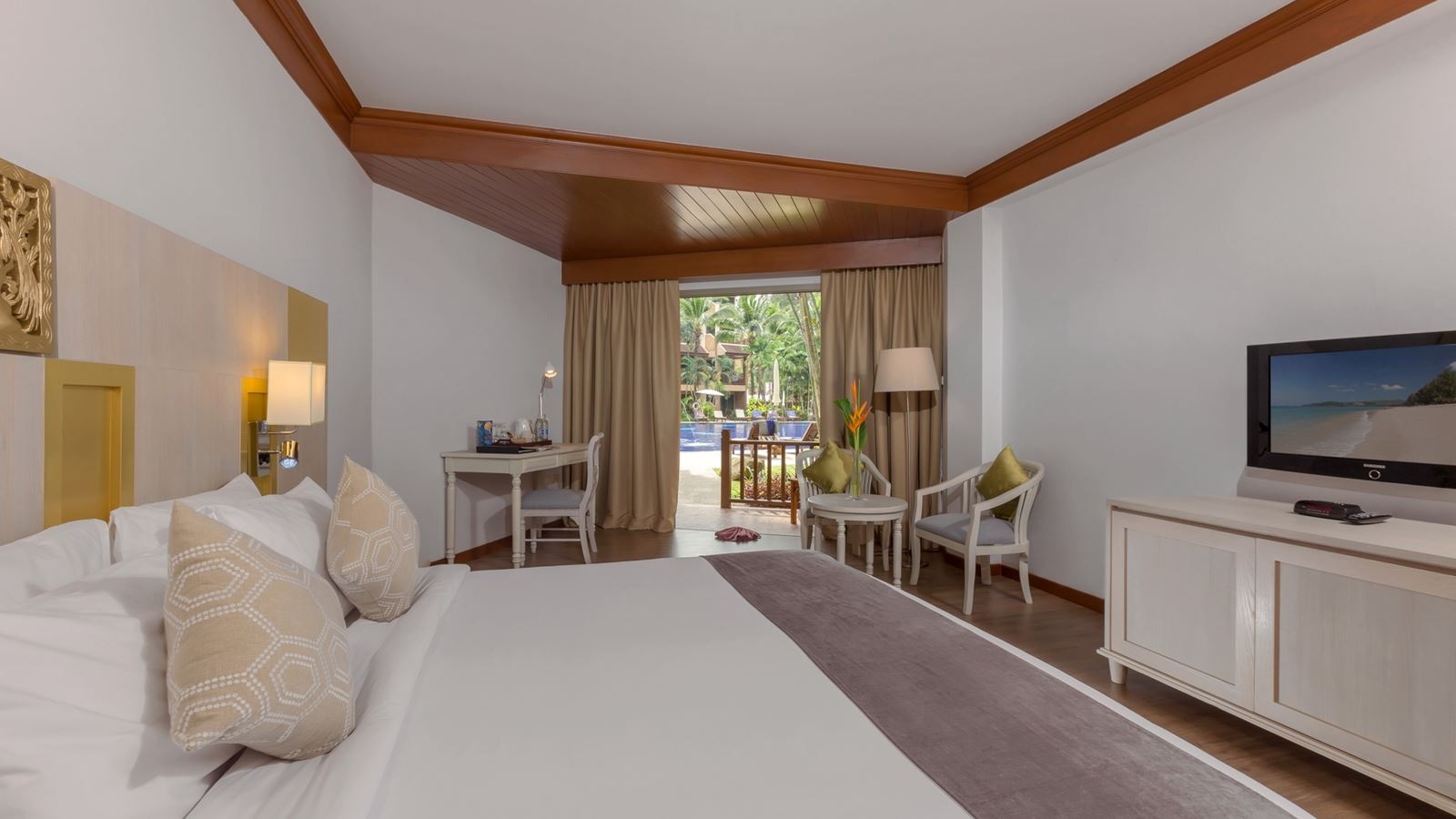 rooms-deluxe-ground-terrace